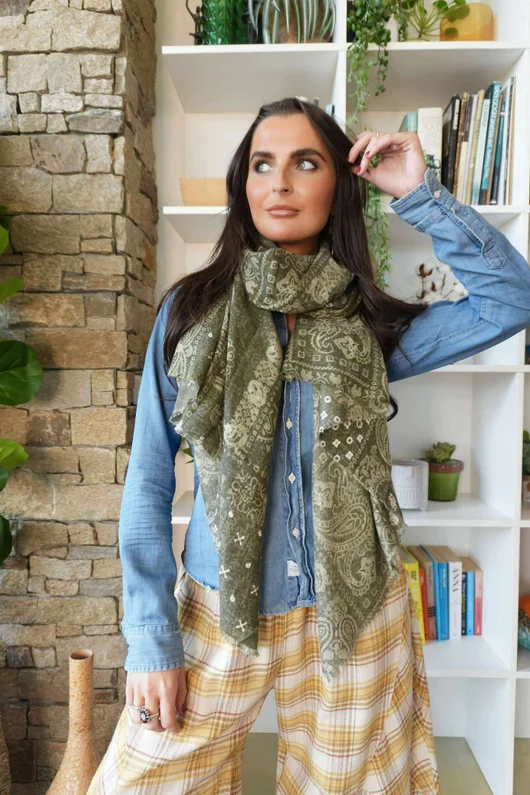 Lucky Bandana Scarf Khaki /50=